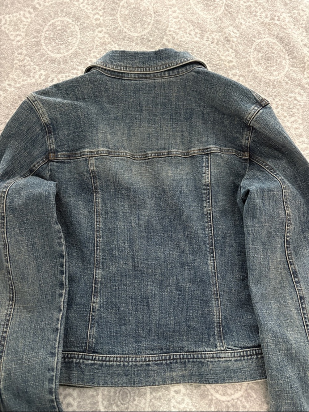 Classic Women’s Blue Denim Jacket - Picture 4 of 5